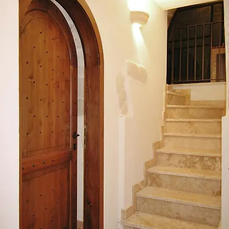 Comfortable House With Fenced Garden - - Fireplace