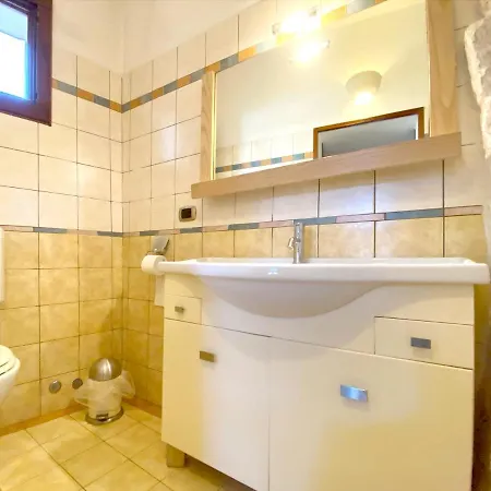 Comfortable House With Fenced Garden - - Fireplace בית נופש *