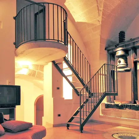 Comfortable House With Fenced Garden - - Fireplace Surano